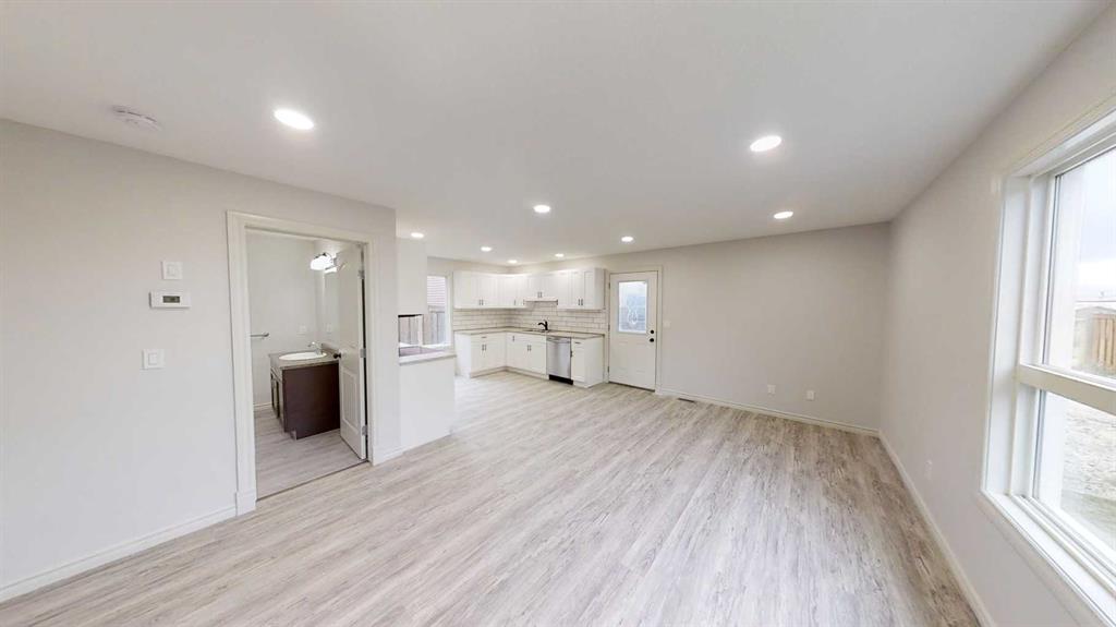 Fourth View of B, 10506 98A Street , N/A, Clairmont, Alberta, T8X5G1