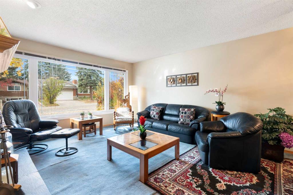 Fourth View of 212 Whiteview Bay NE, Whitehorn, Calgary, Alberta, T1Y 1R6