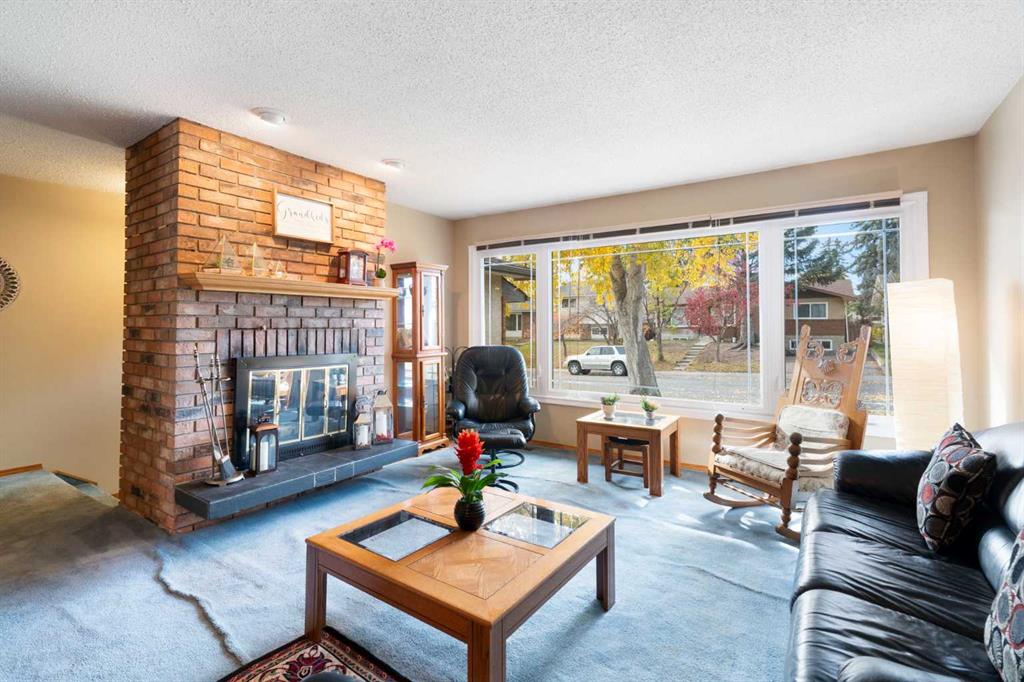 Fifth View of 212 Whiteview Bay NE, Whitehorn, Calgary, Alberta, T1Y 1R6