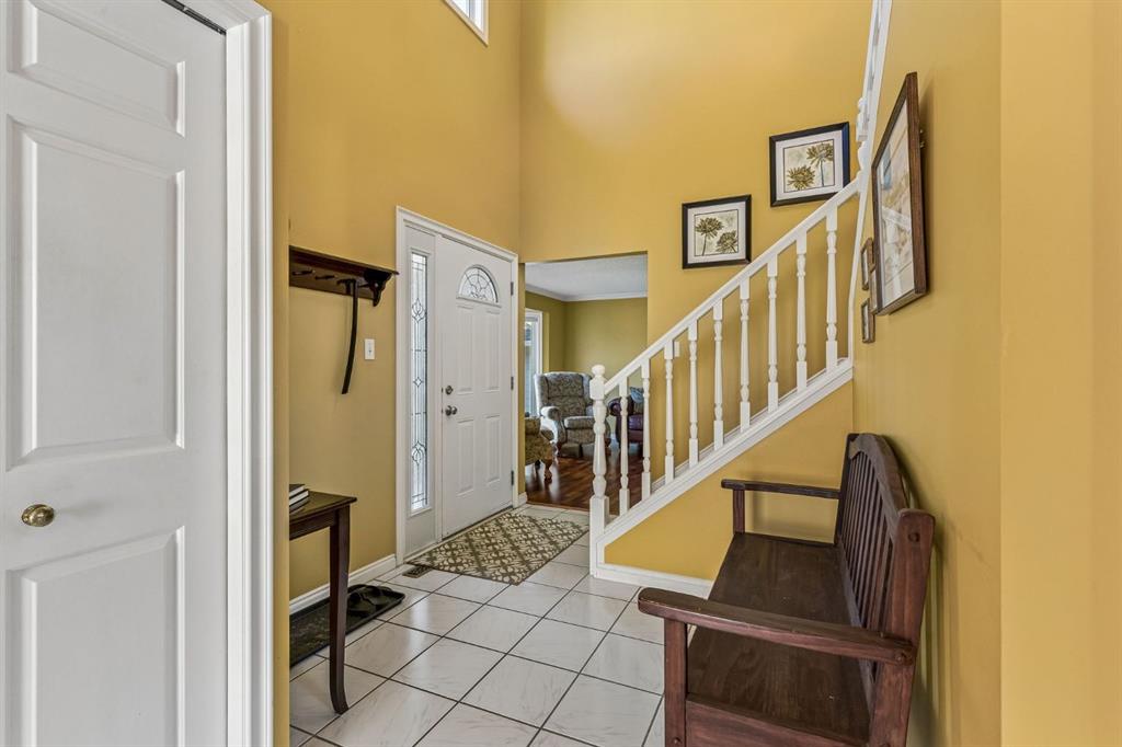 Fifth View of 19 Woodbrook Road SW, Woodbine, Calgary, Alberta, T2W 4M5
