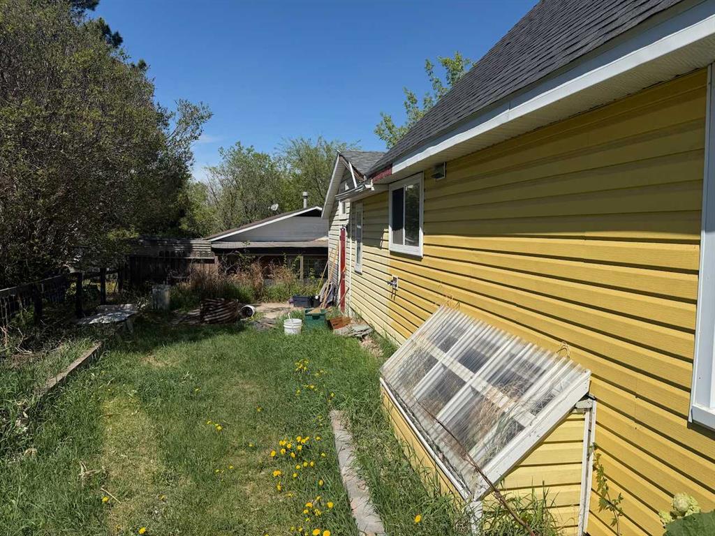 Third View of 3922A 46 Street , Riverside, Ponoka, Alberta, T4J 1B5