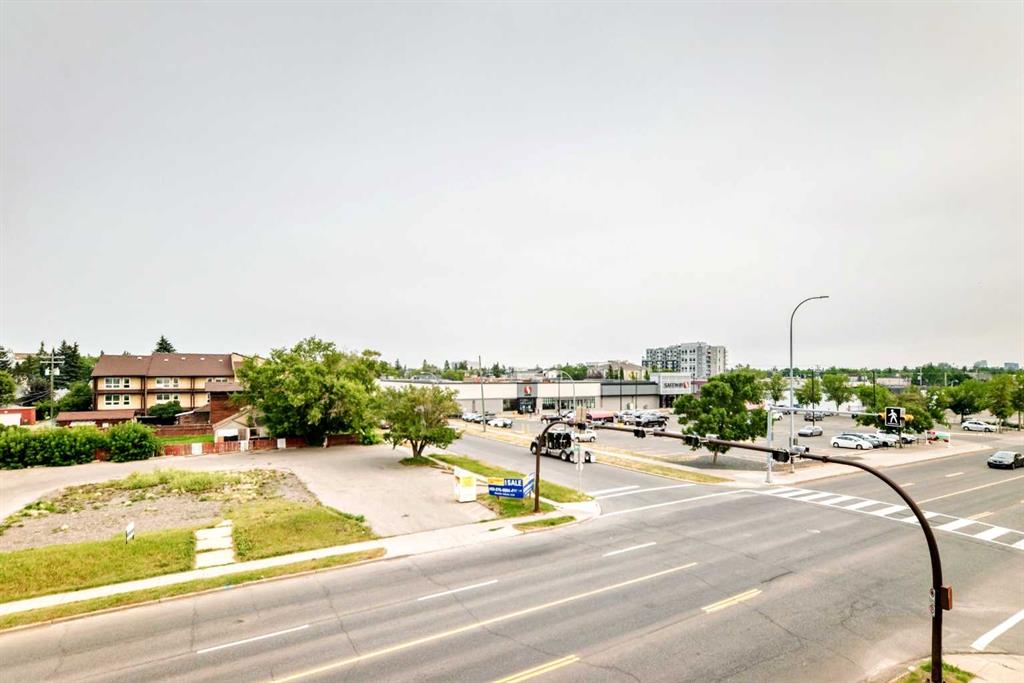 Third View of 301, 1905 Centre Street NW, Tuxedo Park, Calgary, Alberta, T2E 2S7