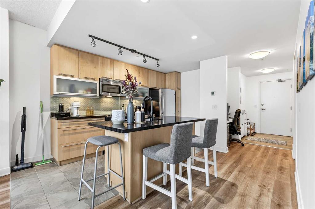 Fifth View of 302, 215 13 Avenue SW, Beltline, Calgary, Alberta, T2R0V6