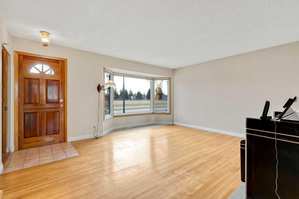 Fourth View of 328 Willow Park Drive SE, Willow Park, Calgary, Alberta, T2J 0K8