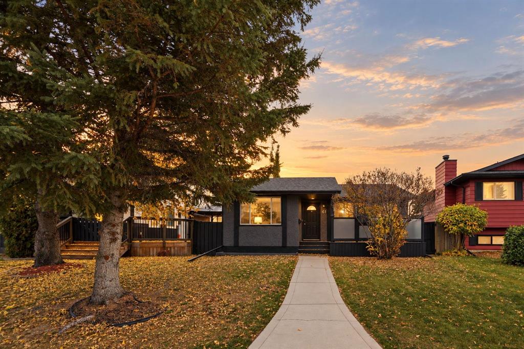 61 Chappel Drive , A2351552, Alberta,
