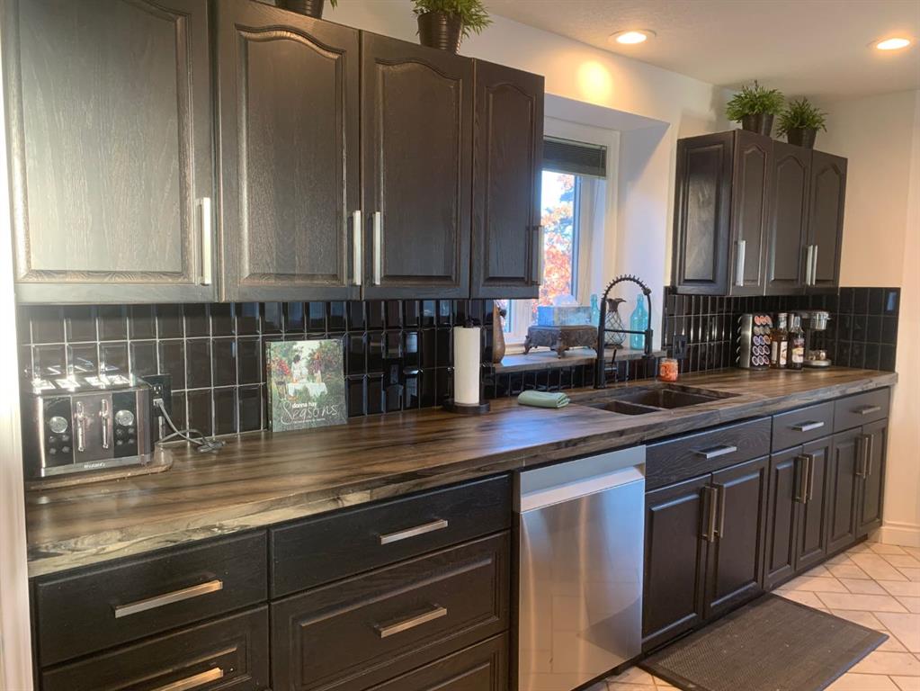 Fifth View of 11909 CYGNET Boulevard , Crystal Lake Estates, Grande Prairie, Alberta, T8X 1L9