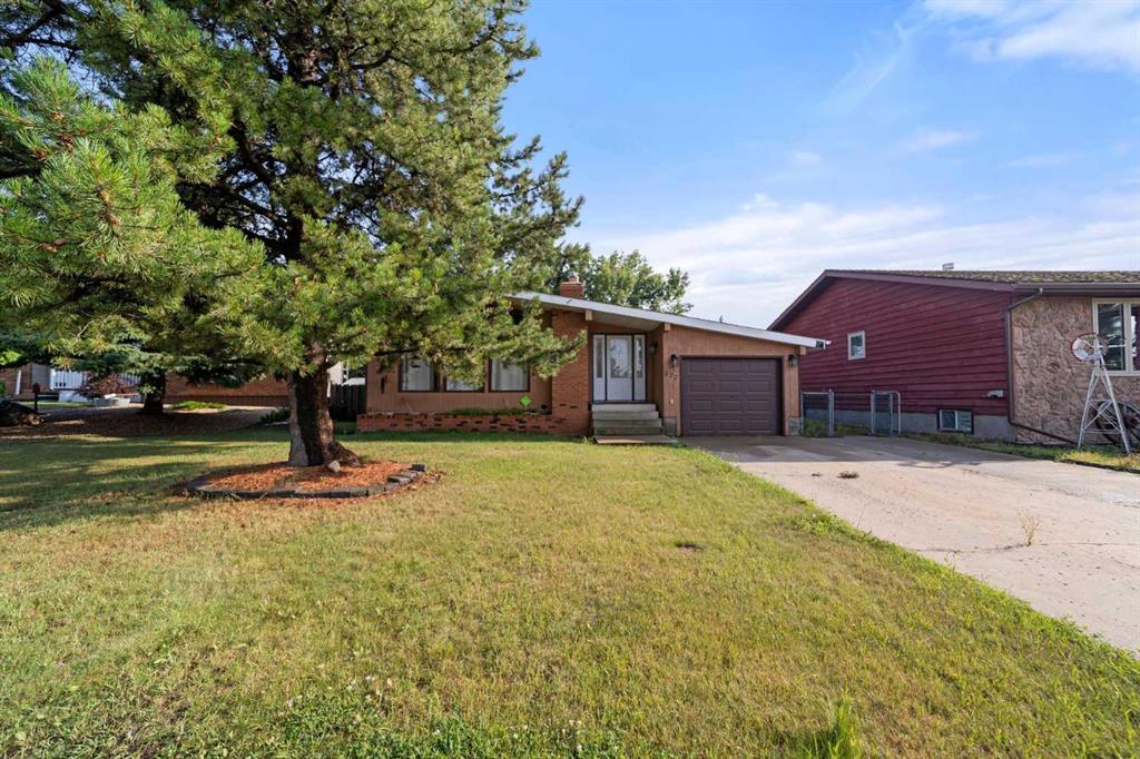 572 West Crescent , A2351574, Alberta,