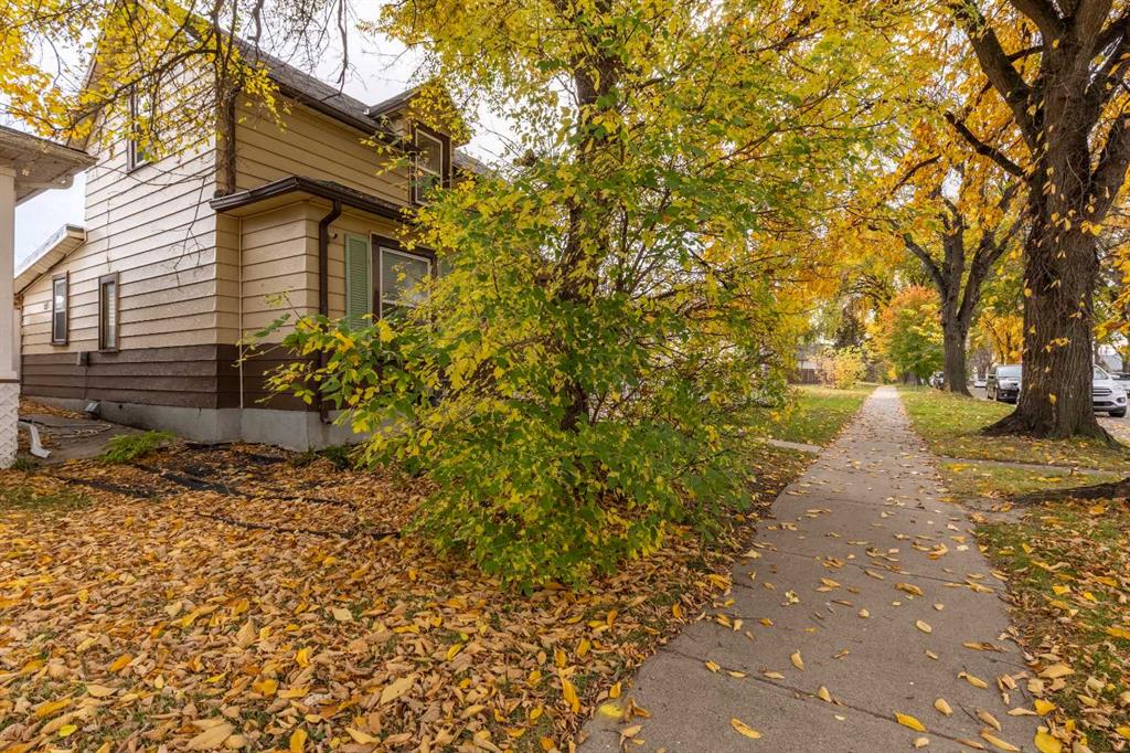Fourth View of 447 20 Street N, Westminster, Lethbridge, Alberta, T1H 3N2