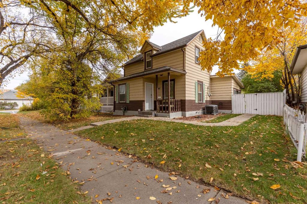 Fifth View of 447 20 Street N, Westminster, Lethbridge, Alberta, T1H 3N2