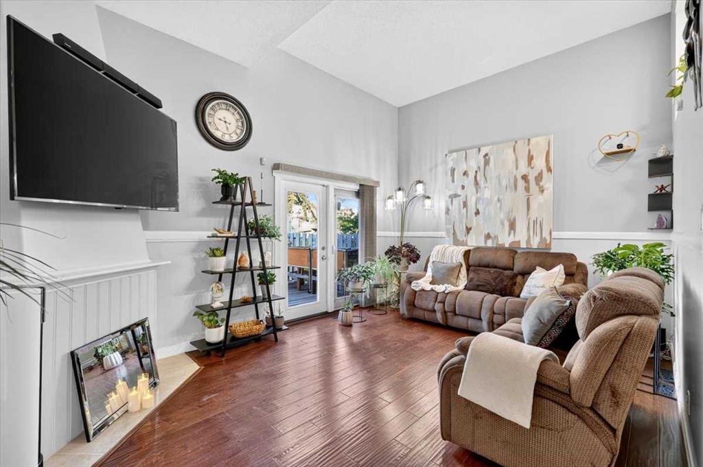 Fifth View of 904, 919 38 Street NE, Marlborough, Calgary, Alberta, T2A 6E1