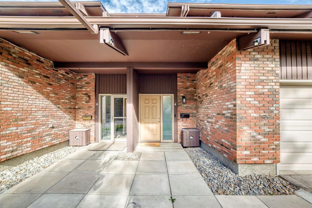 Third View of 4, 2323 Oakmoor Drive SW, Palliser, Calgary, Alberta, T2V4T2