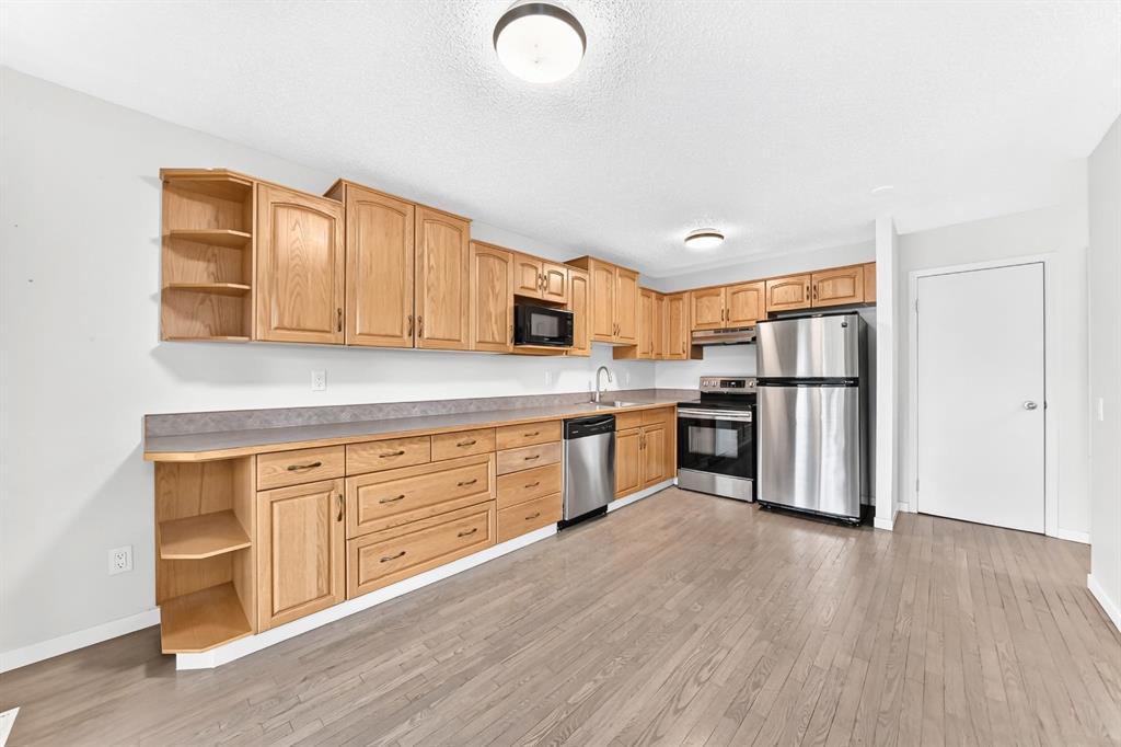 Fifth View of 4, 2323 Oakmoor Drive SW, Palliser, Calgary, Alberta, T2V4T2