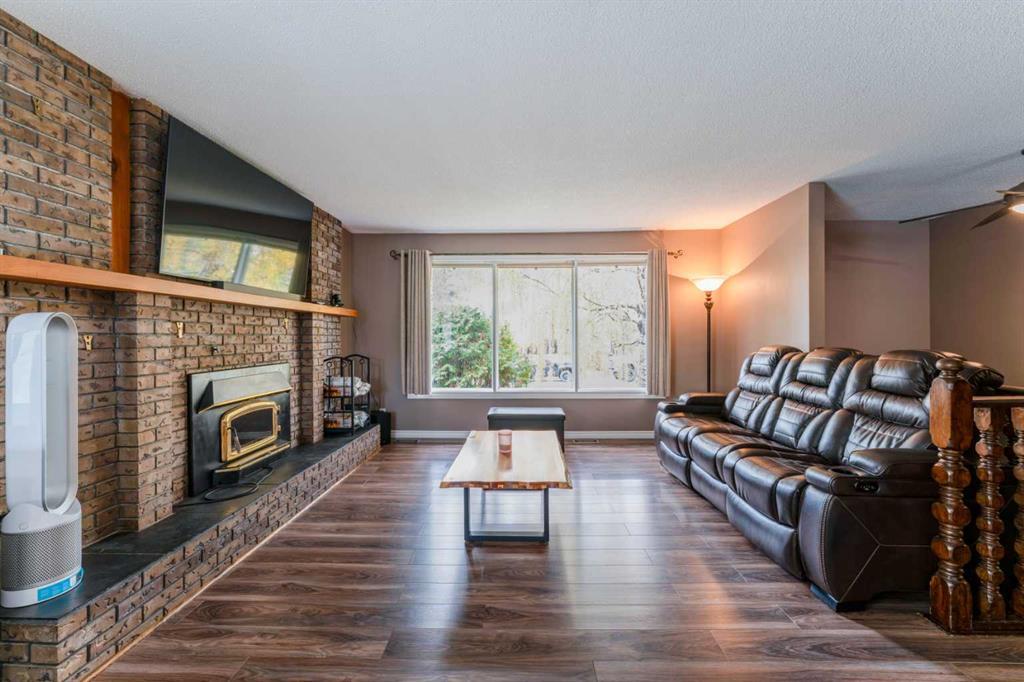 Fifth View of 680 Wallace Drive , NONE, Carstairs, Alberta, T0M 0N0