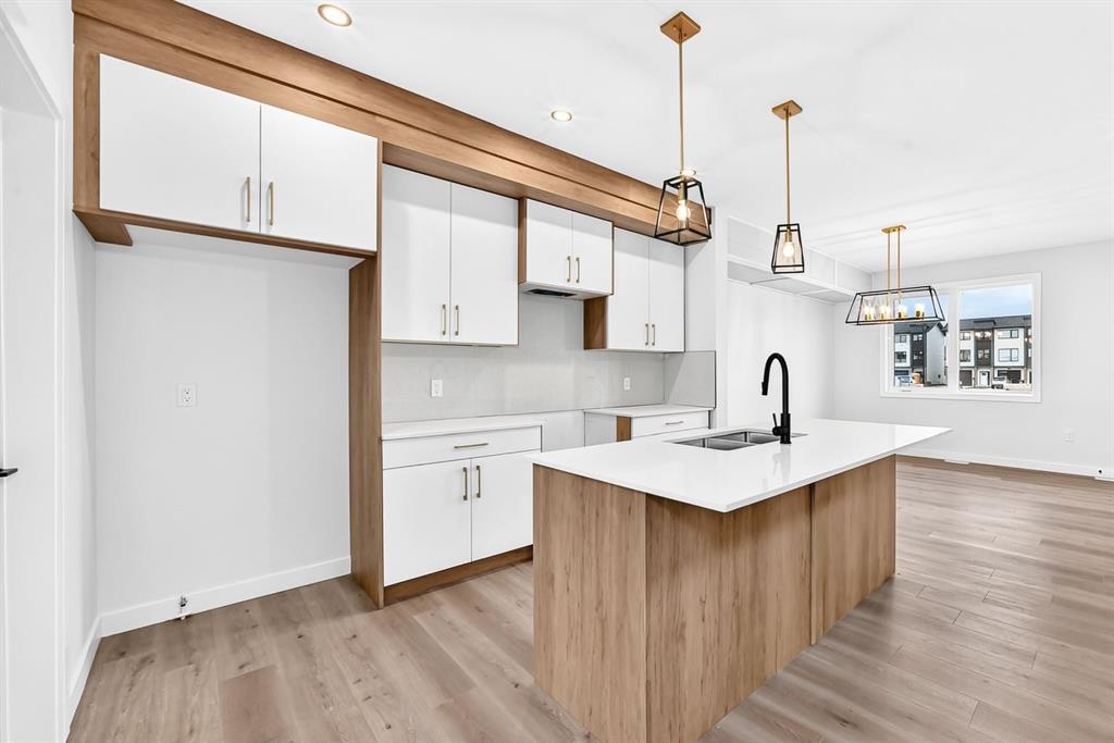 Fifth View of 9 LANDSDOWN Close , Laredo, Red Deer, Alberta, T4R0V7