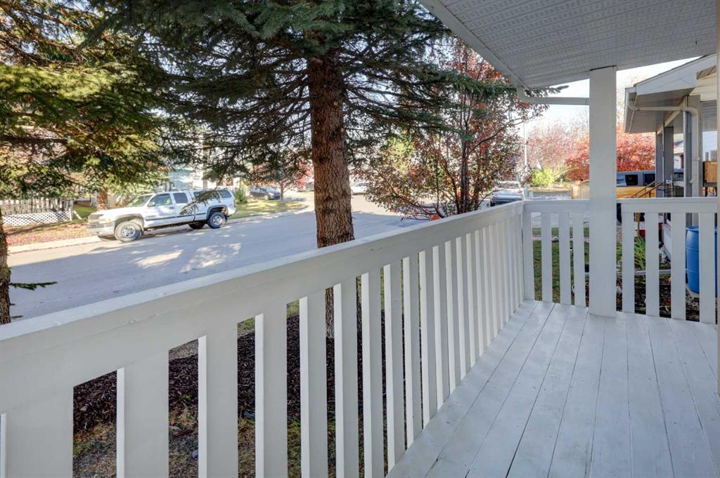 Fifth View of 28 Woodside Circle NW, Woodside, Airdrie, Alberta, T4B 2H8