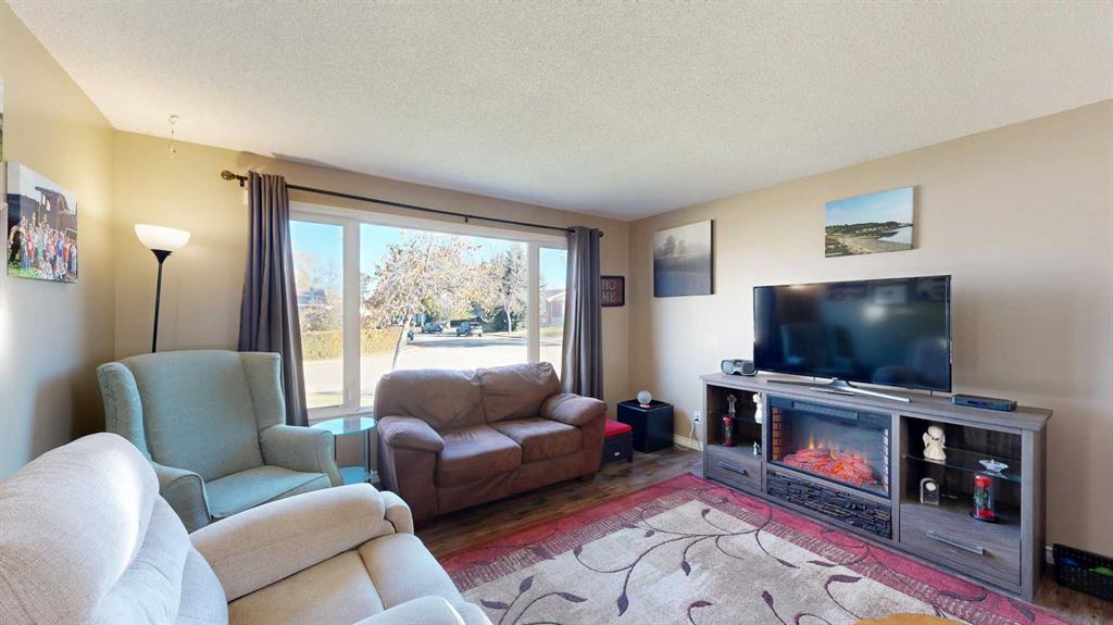 Third View of 4002 58 Street , Parkdale, Stettler, Alberta, T4K1H5