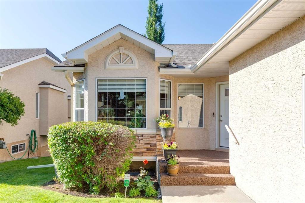 MLS® listing #116458367 for sale located at 121 Sierra Morena Green SW