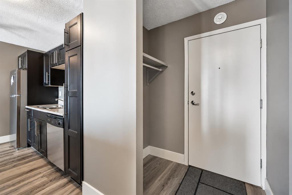 Fourth View of 405, 505 19 Avenue SW, Cliff Bungalow, Calgary, Alberta, T2S 0E4