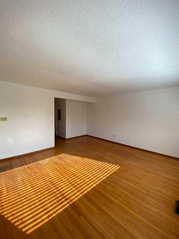 Fifth View of 2826 43 Street SW, Glenbrook, Calgary, Alberta, T3E 3N7