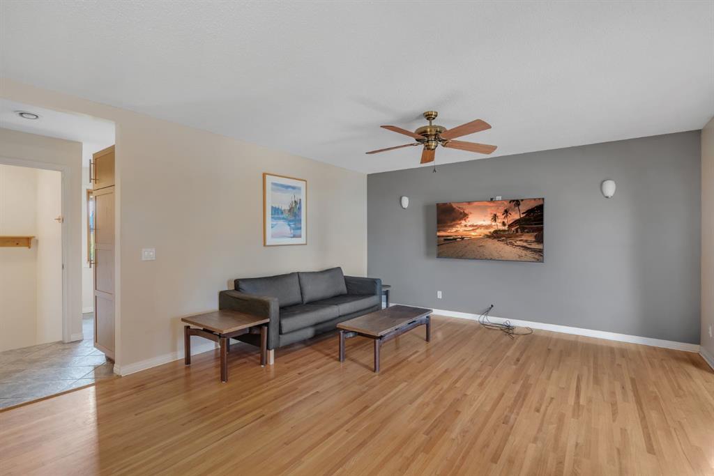 Fifth View of 64 Huntham Road NE, Huntington Hills, Calgary, Alberta, T2K 4G1