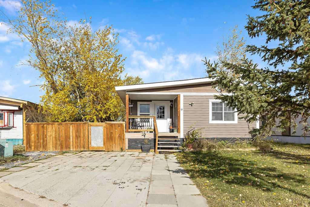 9 Walsh Bay , A2352166, Alberta,