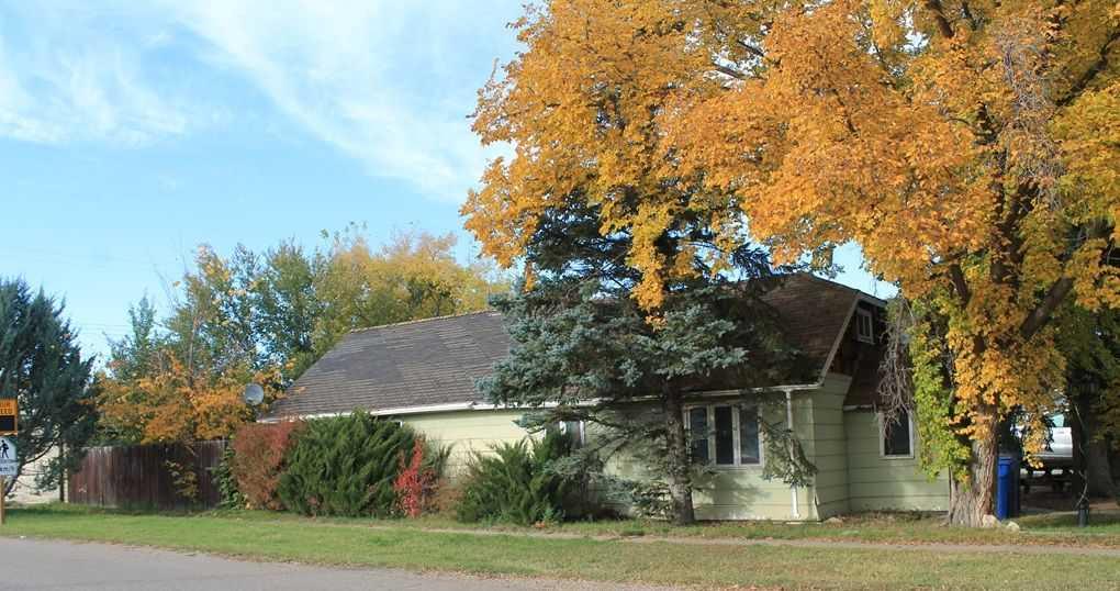 MLS® listing #116470988 for sale located at 136 1st Street W