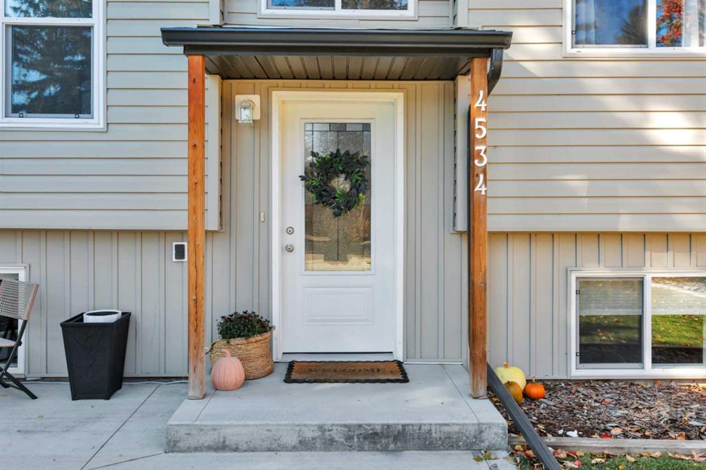 Third View of 4534 46 Street  , Central Core, Sylvan Lake, Alberta, T4S 1L3