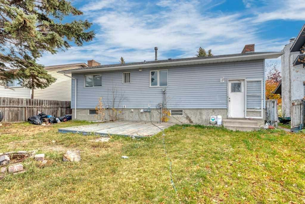 Fifth View of 3427 56 Street NE, Temple, Calgary, Alberta, T1Y 3N8