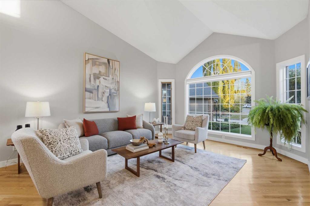 Fourth View of 211 Douglasview Road SE, Douglasdale/Glen, Calgary, Alberta, T2Z 2S1