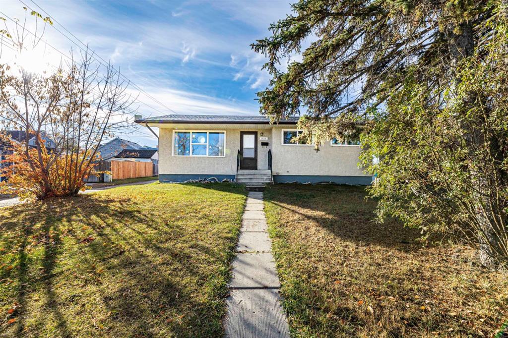 Third View of 5015 46 Street , Central Innisfail, Innisfail, Alberta, T4G1L6