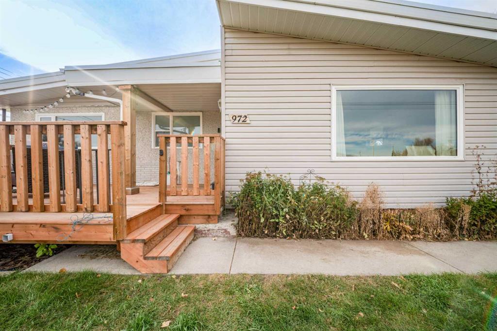 972 Poplar Avenue , A2352353, Alberta,