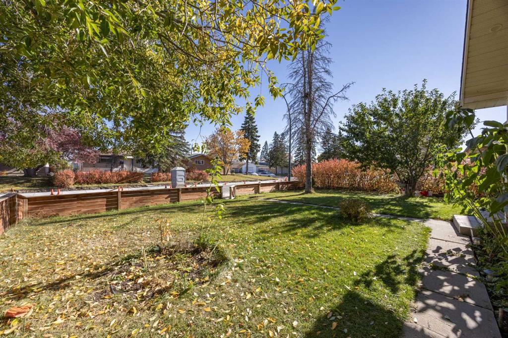 Fourth View of 2035 47 Street SE, Forest Lawn, Calgary, Alberta, T2B1L4