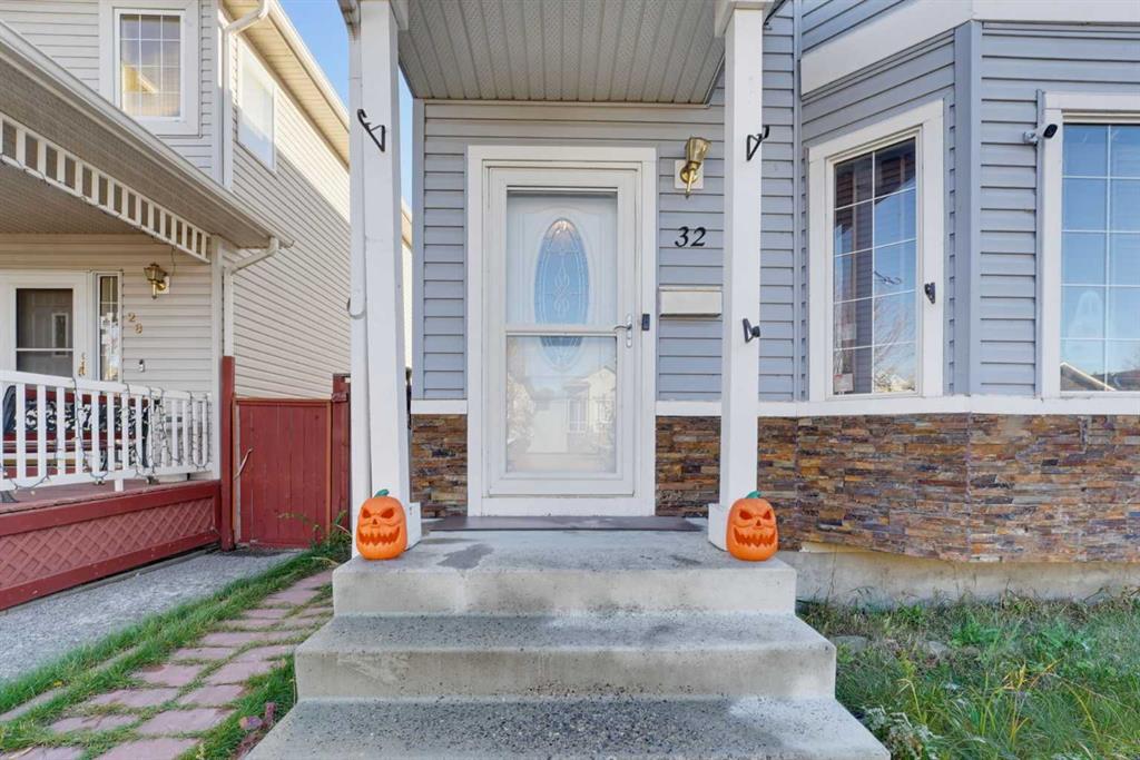 Fourth View of 32 Los Alamos Crescent NE, Monterey Park, Calgary, Alberta, T1Y 7E8