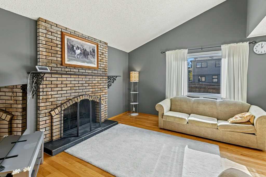 Fourth View of 28, 76 Cedardale Crescent SW, Cedarbrae, Calgary, Alberta, T2W 3Z5