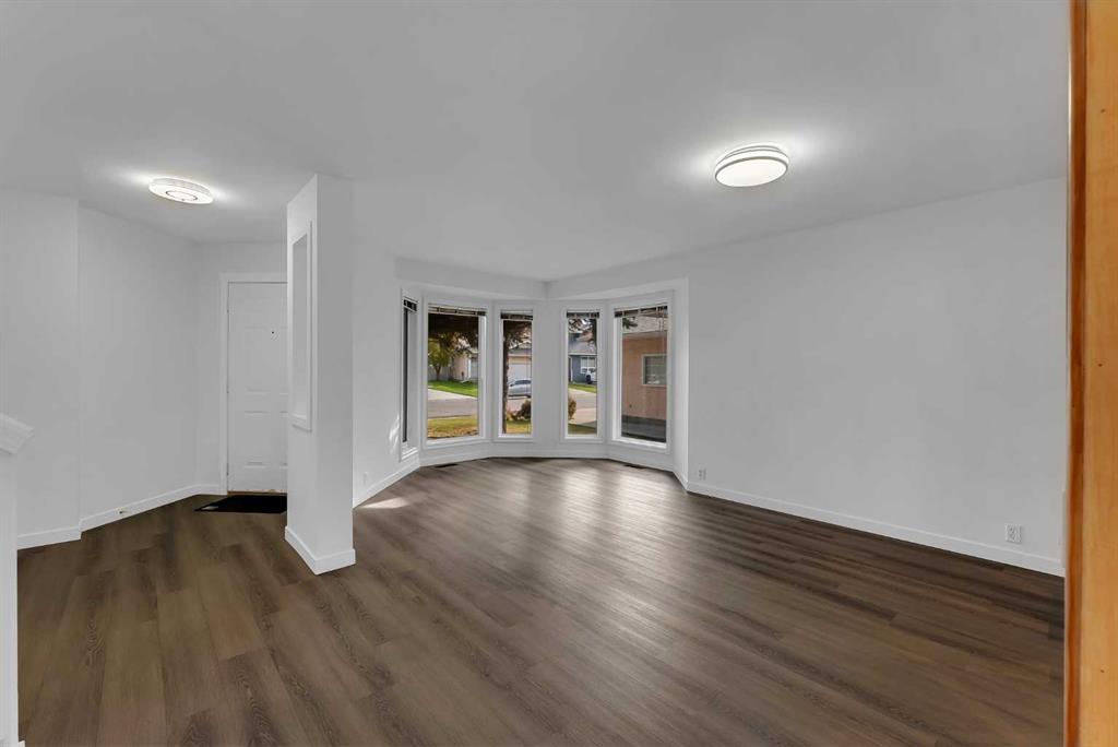 Fourth View of 225 Riverwood Close SE, Riverbend, Calgary, Alberta, T2C 3Z4