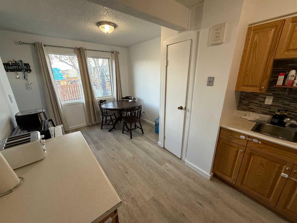 Fifth View of 33, 110 Tamarack Avenue , Hardisty, Hinton, Alberta, T7V1C5