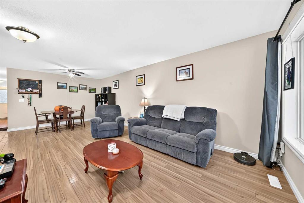 Fifth View of 1, 5311 57 Avenue , Lucas Heights, Ponoka, Alberta, T4J 1B0