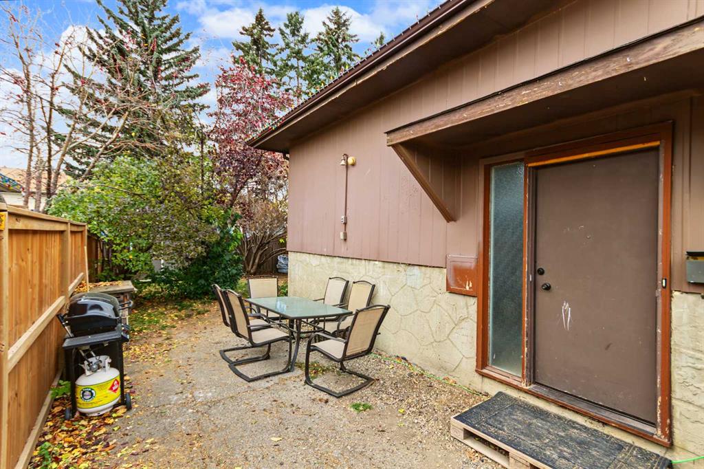 Third View of 529 42 Street SE, Forest Heights, Calgary, Alberta, T2A 3C4