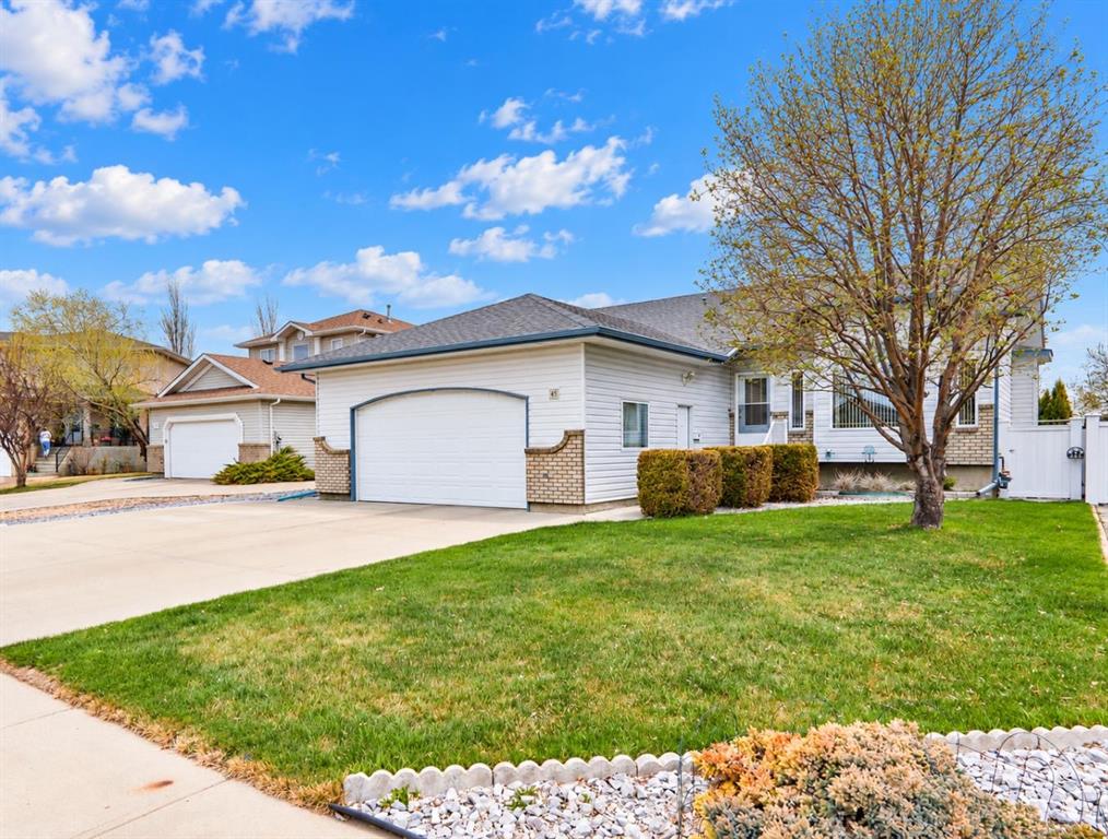 Third View of 45 Scott Green SE, SE Southridge, Medicine Hat, Alberta, T1B 4M5