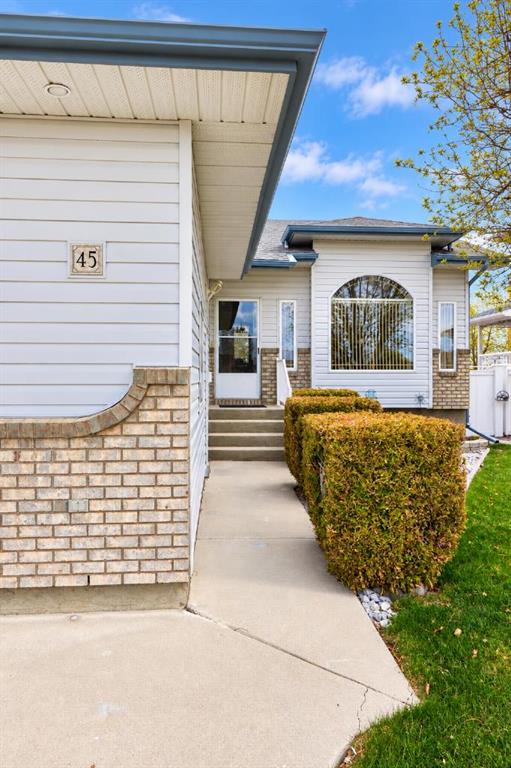 Fourth View of 45 Scott Green SE, SE Southridge, Medicine Hat, Alberta, T1B 4M5