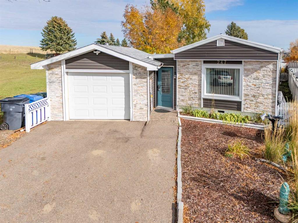 247 Fleet Street SW, A2352681, Alberta,