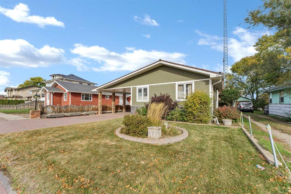 126 8 Avenue E, A2352788, Alberta,