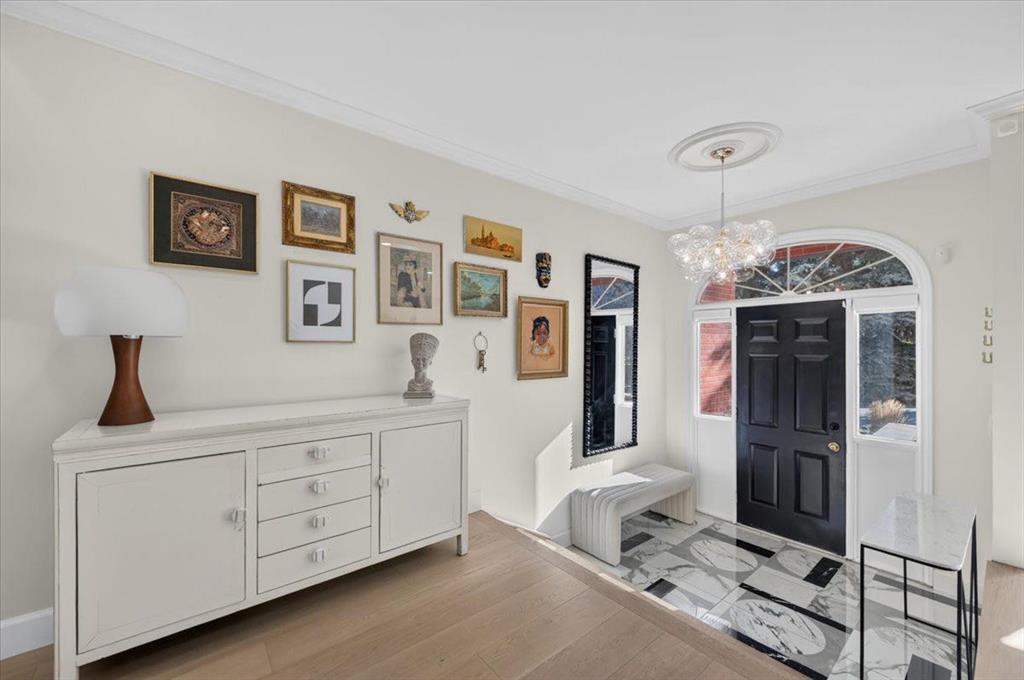 Fourth View of 914 Royal Avenue SW, Lower Mount Royal, Calgary, Alberta, T2T 0L5