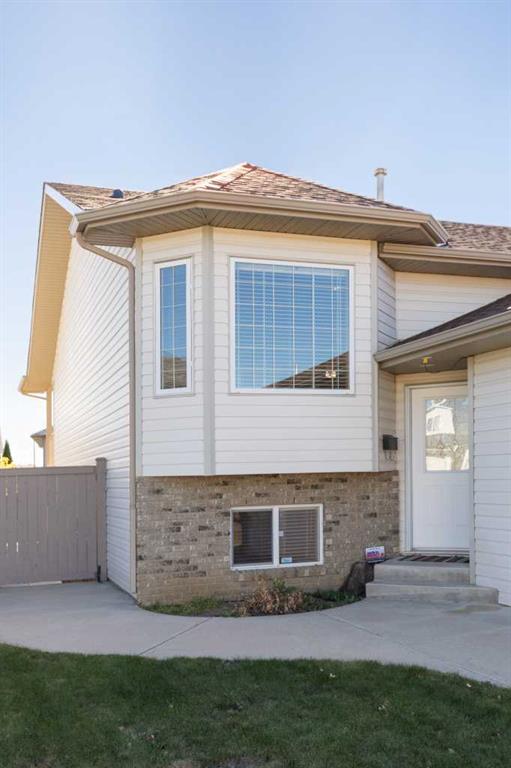 Third View of 593 Stark Way SE, SE Southridge, Medicine Hat, Alberta, T1B4P6