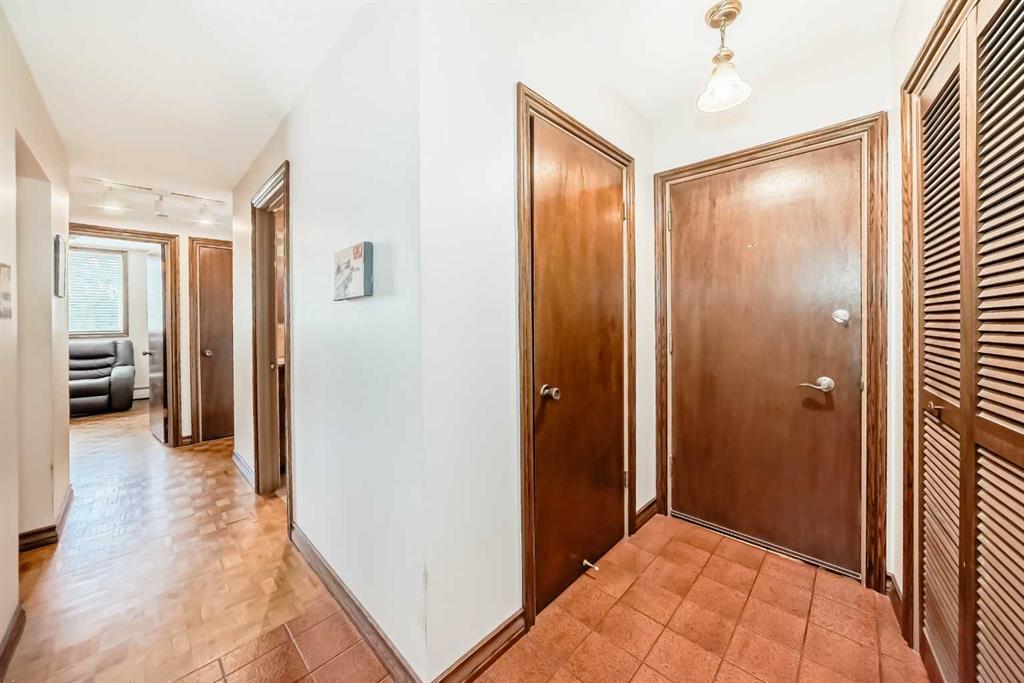 Fifth View of 201, 512 Cedar Crescent SW, Spruce Cliff, Calgary, Alberta, T3C 2Y8