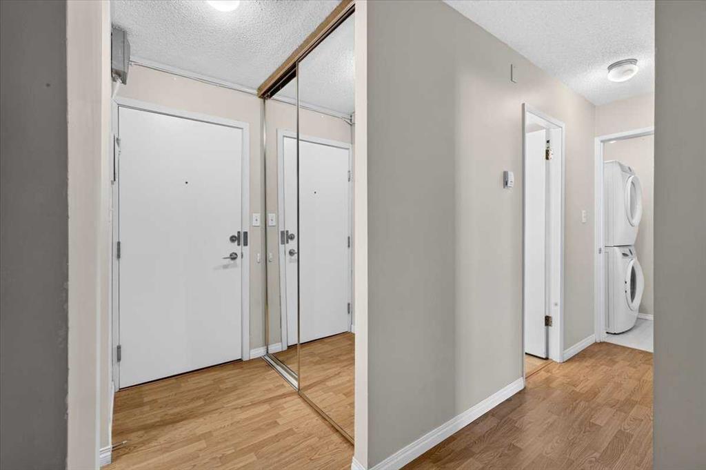 Third View of 11D, 80 Galbraith Drive SW, Glamorgan, Calgary, Alberta, T3E 3H2