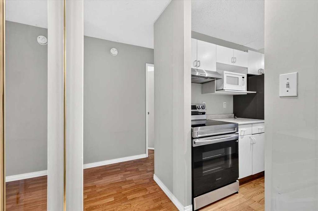 Fourth View of 11D, 80 Galbraith Drive SW, Glamorgan, Calgary, Alberta, T3E 3H2