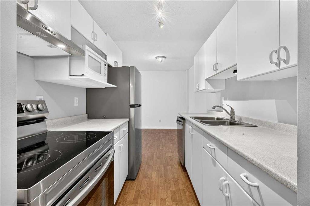 Fifth View of 11D, 80 Galbraith Drive SW, Glamorgan, Calgary, Alberta, T3E 3H2