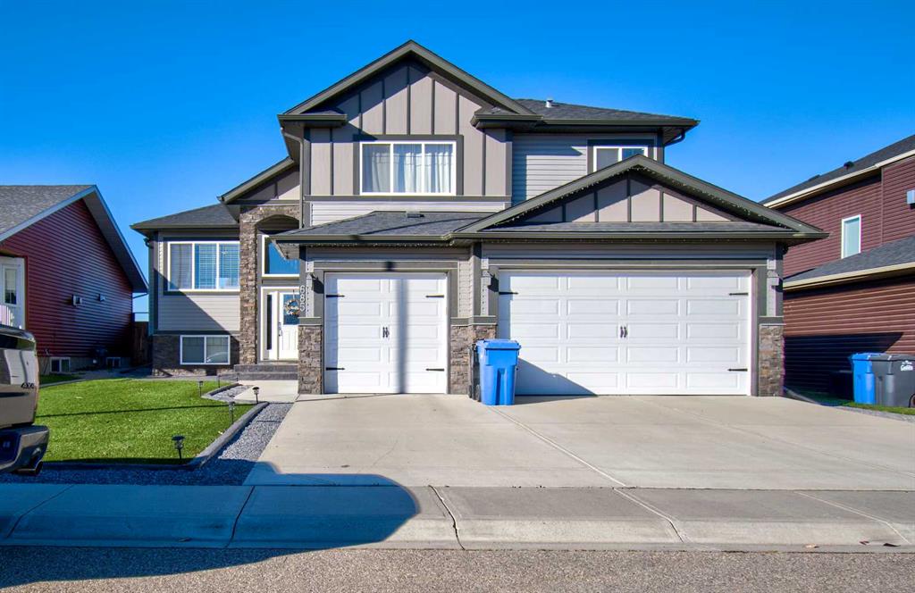 685 West Highland Crescent , A2352898, Alberta,