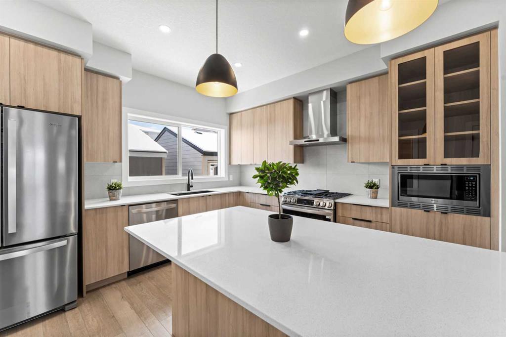 Third View of 70 Versant View SW, Alpine Park, Calgary, Alberta, T2Y 0X3
